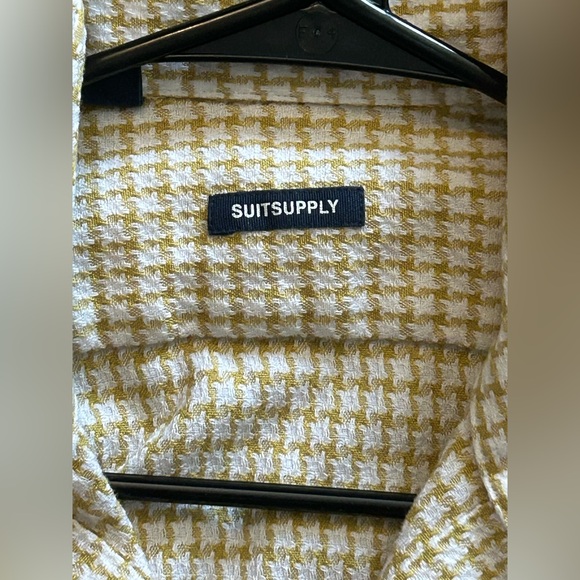 Suitsupply Italian Cotton Button-Up Shirt | Albini Fabric | Neck 16 - Picture 3 of 5